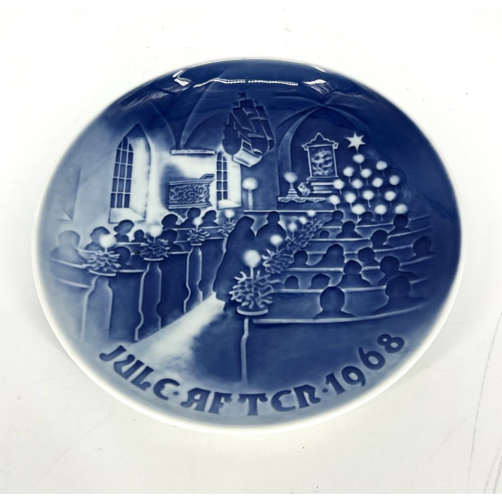 Bing & Grondahl "Christmas in Church" 1968 Vintage Plate Denmark 7" Porcelain